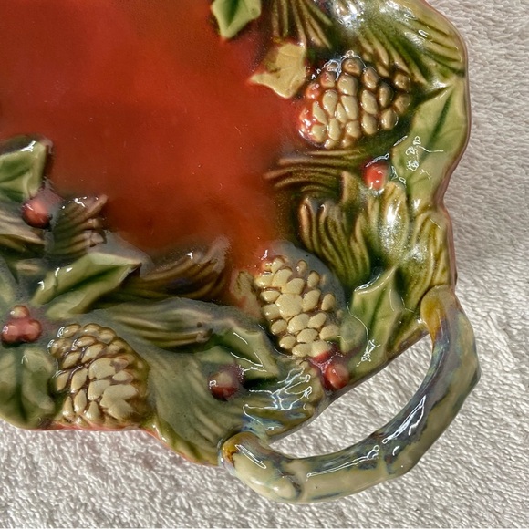 Ceramic Handled Small Platter Red Oblong Shaped Christmas Style w/Holly Border - Picture 5 of 11